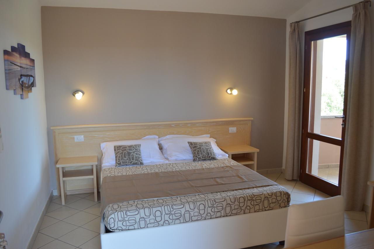 Guest Rooms Affittacamere Сан-Теодоро Экстерьер фото