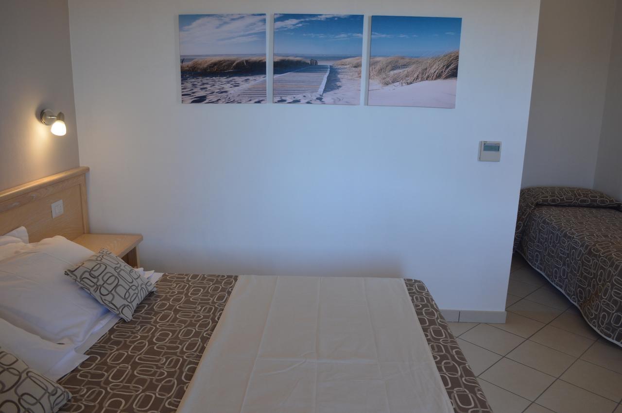 Guest Rooms Affittacamere Сан-Теодоро Экстерьер фото